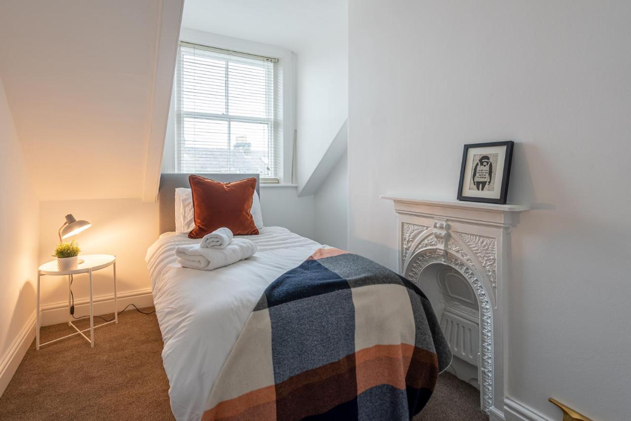 Perfectly Located 4 Storey Townhouse With 2 Parking Spaces In Central Χαρογκέιτ Εξωτερικό φωτογραφία
