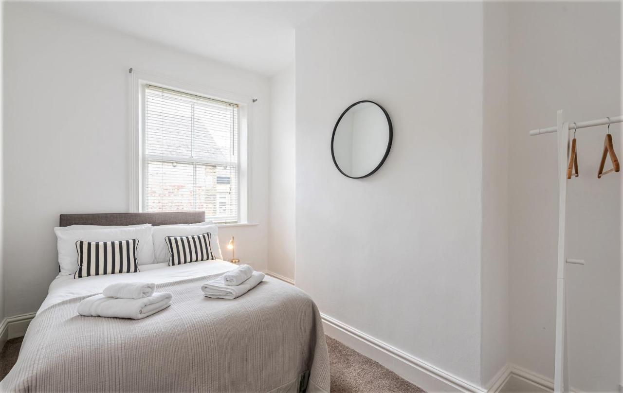 Perfectly Located 4 Storey Townhouse With 2 Parking Spaces In Central Χαρογκέιτ Εξωτερικό φωτογραφία