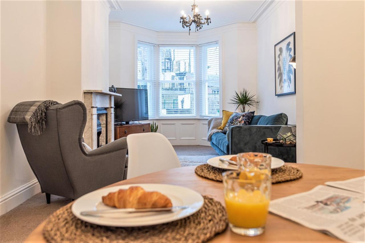 Perfectly Located 4 Storey Townhouse With 2 Parking Spaces In Central Χαρογκέιτ Εξωτερικό φωτογραφία