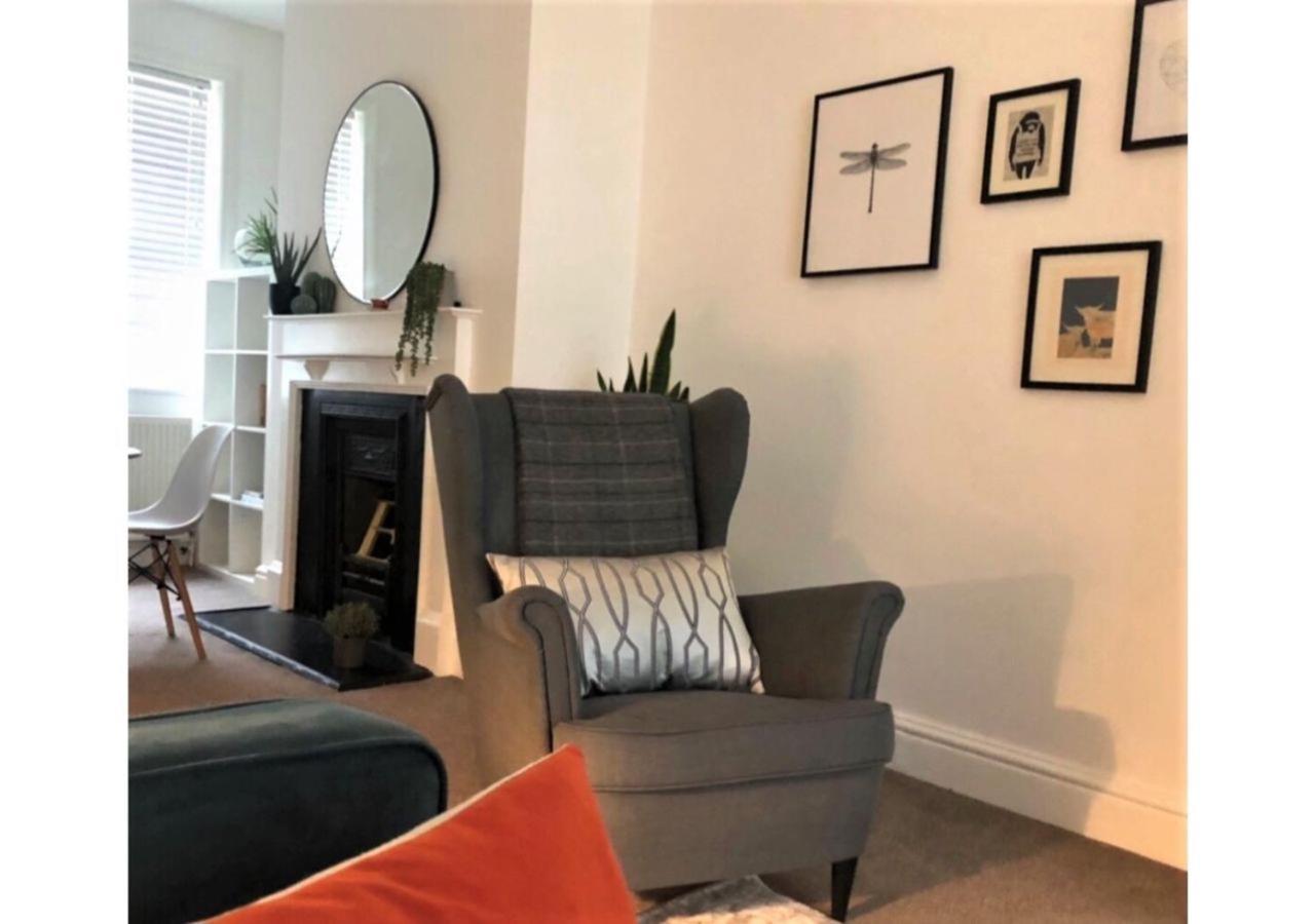 Perfectly Located 4 Storey Townhouse With 2 Parking Spaces In Central Χαρογκέιτ Εξωτερικό φωτογραφία